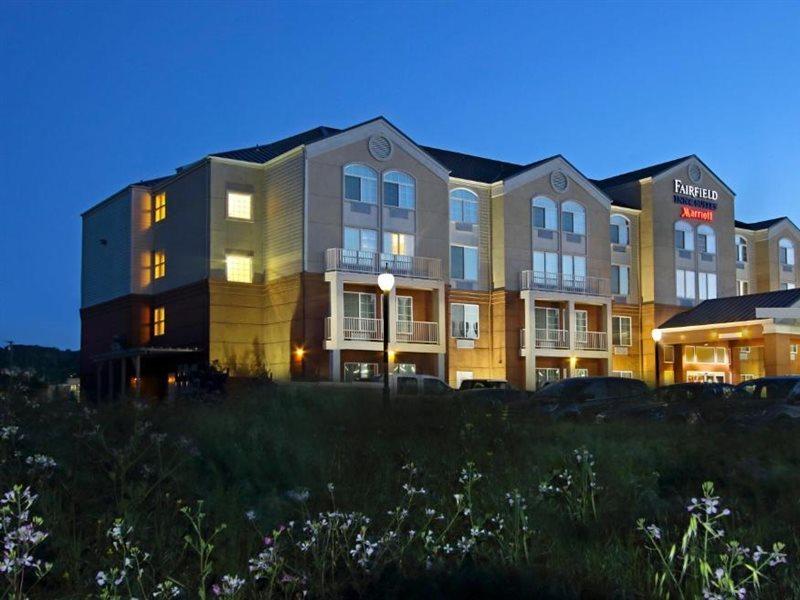 Fairfield Inn & Suites By Marriott Fairfield Napa Valley Area Exterior photo