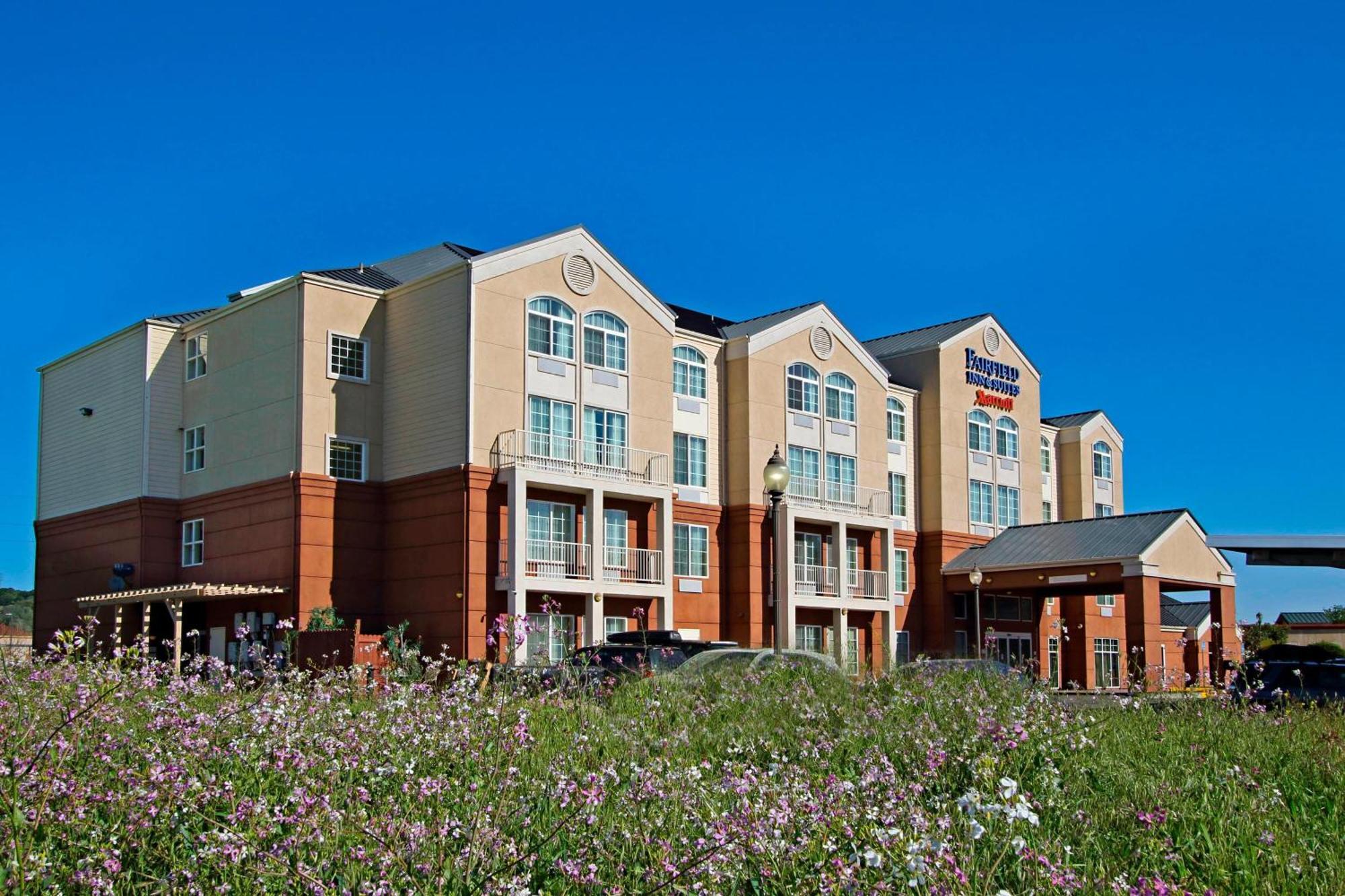 Fairfield Inn & Suites By Marriott Fairfield Napa Valley Area Exterior photo